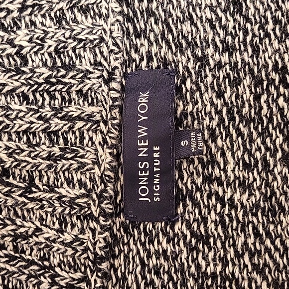 JONES NEW YORK SIGNATURE Size Small Gray Back & White Knit Zippered Sweater - Picture 4 of 16